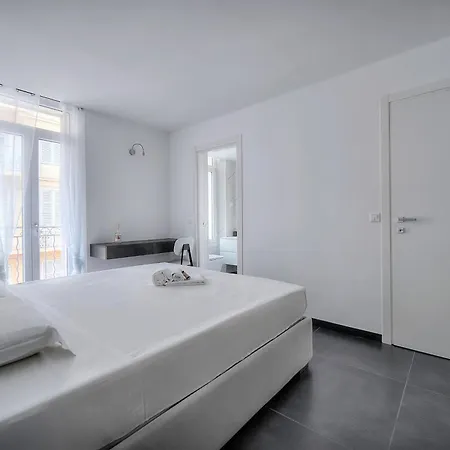 Appartement Design 2 Pièces Carre D'or -coeur De A1b205 Cannes